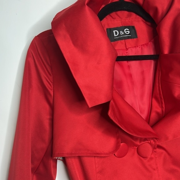 Dolce & Gabbana D & G Sz 6 Red Matte Satin Four Button Belted Trench Coat - Picture 6 of 11